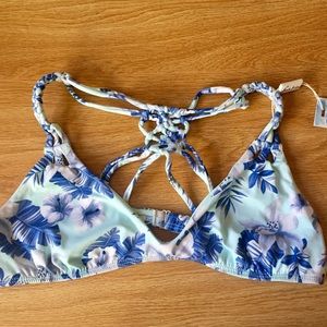 NWT Frankie’s Bikinis Marina Top in Hawaiian Mist